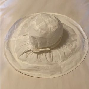 Helen Kaminski sun hat